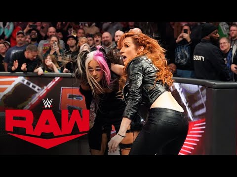 Becky Lynch unleashes a surprise attack on Damage CTRL: Raw, Dec. 12, 2022