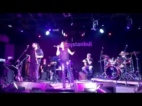 Burcu Güneş - Zorba Aşk @Garajistanbul