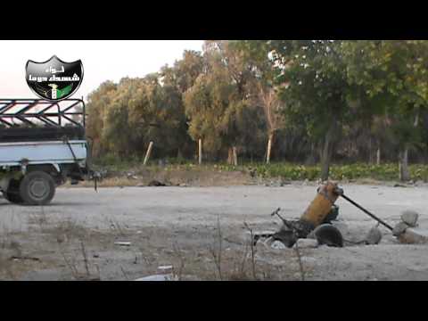 تجهيز واختبار مدفع محلي الصنع من قبل كتيبة أحرار سوريا التابعة للواء شهداء دوما في الغوطة الشرقية في ريف دمشق