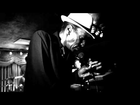 Darondo performing "Didn't I" - Live in Venice Beach, CA