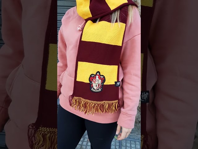 Vídeo relacionado con Harry Potter Gorro y Bufanda, Conjunto de Invierno para Niños y Adolescentes, Gorro y Bufanda Hogwarts Gryffindor, Accesorios de Invierno | Rojo