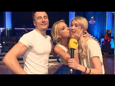 Här blir reportern överfallen av Linda Lindorff