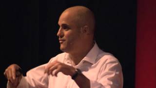 ¿Cómo conservar el océano? Solo podemos proteger lo que conocemos | Bernardo Sambra | TEDxTukuy