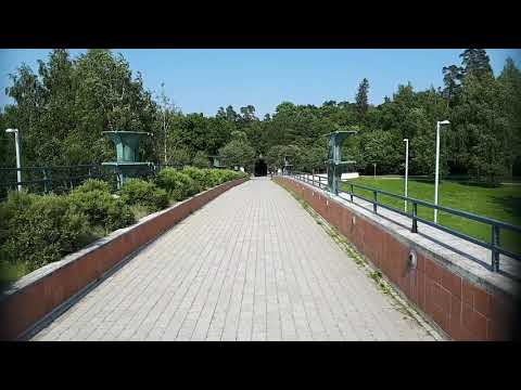 Haga Norra gångbro till Hagaparken, Solna. Bridge to The Royal National Park, Sweden. Se beskrivning