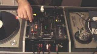 Video thumbnail for Pioneer DJM-400 mixer by BigMilan