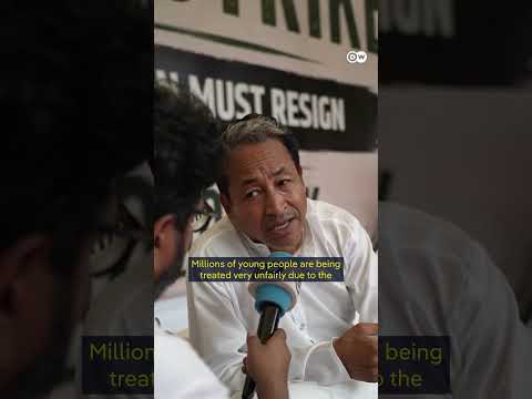 Indian activist supporting 'cockroaches' with a hunger strike | DW News