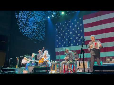 Willie Nelson - Last Leaf - Toyota Amphitheatre - Wheatland, California - 5/18/2025
