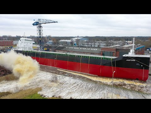 Tewaterlating van de ''AASFOSS'' bij Royal Bodewes te Hoogezand.