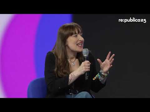 [EN] re:publica 25: Campaigning 2.0: Heidi Reichinnek in conversation with Johnny Haeusler