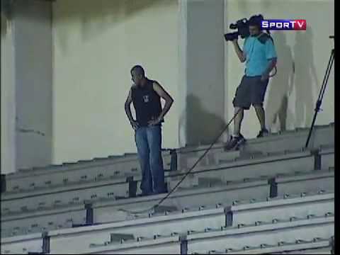 No jogo entre Iraty x Coritiba, cameras são impedidos de gravar imagens durante intervalo