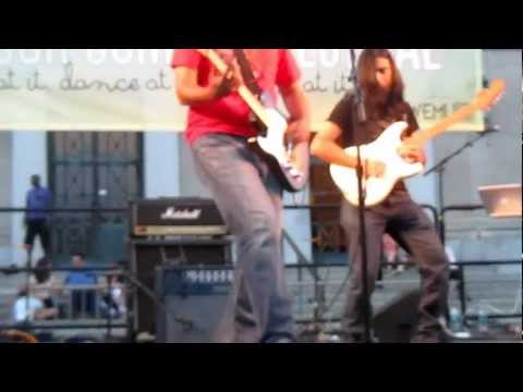 Noori - Meray Log (live) Ann Arbor Summer Festival: Top of the Park