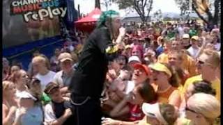 Frenzal Rhomb - Everything&#39;s Fucked (Live Channel V Music Bus)