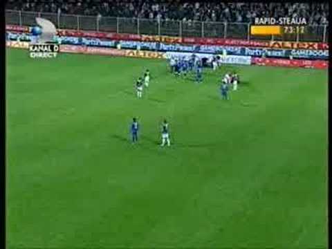 Arbitrul Deaconu intrerupe meciul Rapid - Steaua