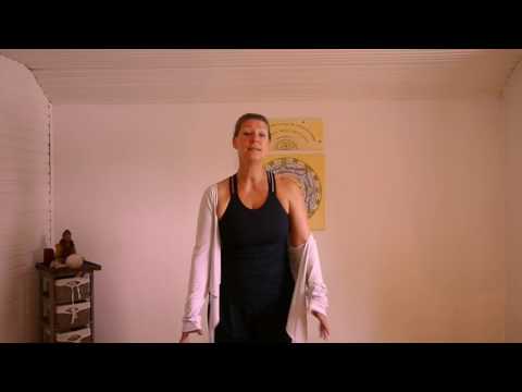 Natürlich Yoga  - Herzöffner im Stehen mit Móhini