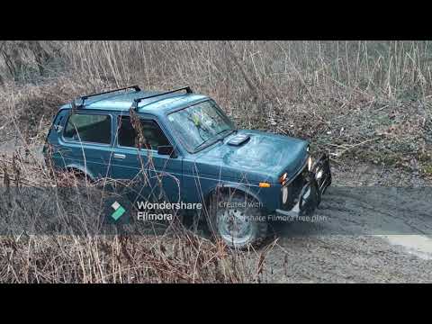 LADA NIVA fun in the rain