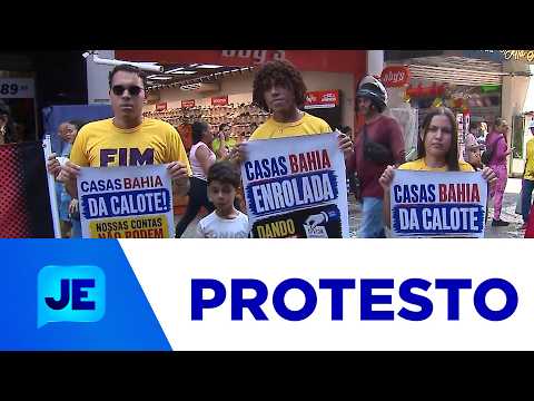 Ex-funcionários das Casas Bahia em Sergipe cobram verbas rescisórias durante protesto - JE