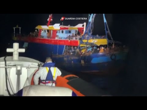 La Guardia costiera soccorre 573 migranti a largo della Sardegna