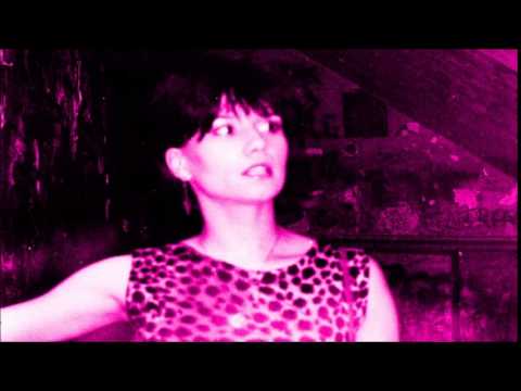 The Mo-dettes - White Rabbit (Peel Session)