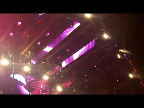 Avicii feat. Aloe Blacc - Wake Me Up [Avicii Reggae Mix @ Ushuaïa, Jul 2013]