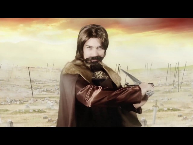 Vídeo relacionado con Juego de disfraz renacentista de 8 piezas para hombre, ropa medieval para hombre, disfraz de vikingo medieval con camisa pirata, pantalones largos, cinturón, cinturón, bolsillo, bufanda retro