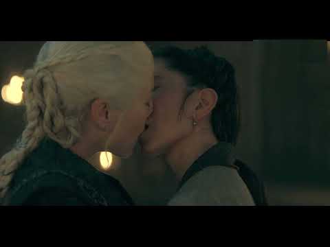 Hot lesbian kissing scene #kissing #romance #kiss #messi #bed #romantic #football #liplockstatus 