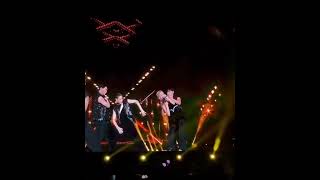 Download lagu rose dealt with that dress situation with such professionalism 😭 mp3