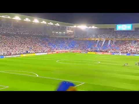 "2. No paran NUNCA: Así alienta la hinchada de Boca " Barra: La 12 &bull; Club: Boca Juniors &bull; País: Argentina