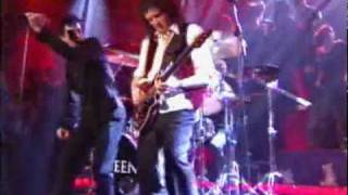 Brian May & Roger Taylor & Tony Vincent - We Will Rock You ( From Parkinson) Queen