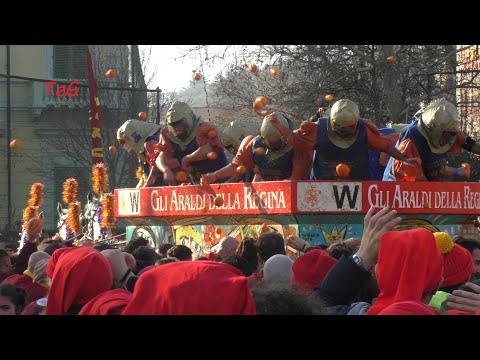 Battaglia arance carro W e 29 vs Mercenari aranceri - Carnevale Ivrea 2023