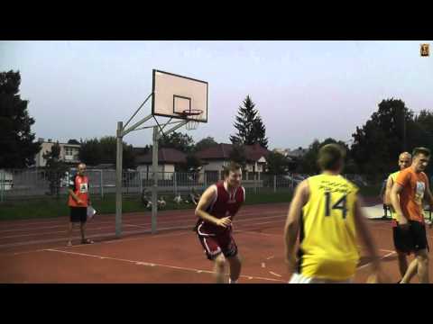 27.08.2011, Puławy VI turniej streetball -  VII mecz - grupa Open