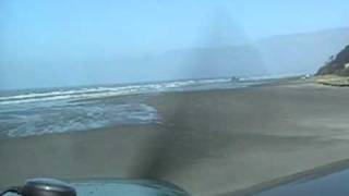 preview picture of video 'Landing on the Beach at Copalis State Airport'