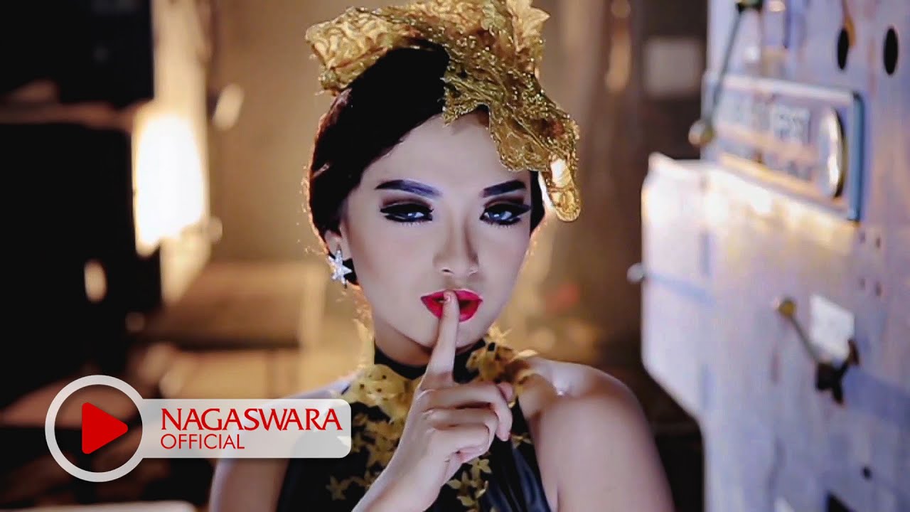 Zaskia - Cukup 1 Menit (Official Music Video NAGASWARA) #music