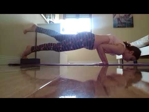 mayurasana muro lavorare sull'asana con Antonella Speciale