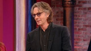 Rick Springfield Reveals the One Thing He Always Takes on Tour