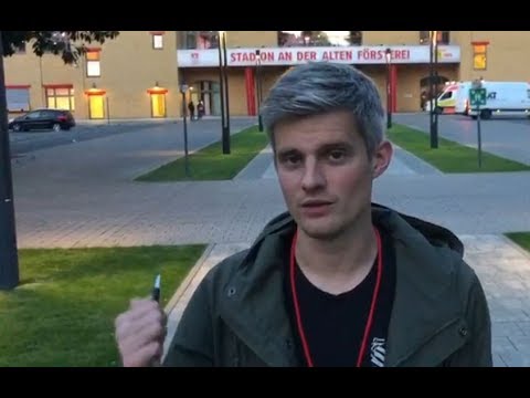 Elfmeter, Platzverweise, VAR: Werder Bremen nicht schön, aber wuchtig in Berlin