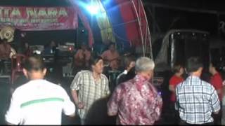 Download lagu gambang dangdut cinta pertama mp3