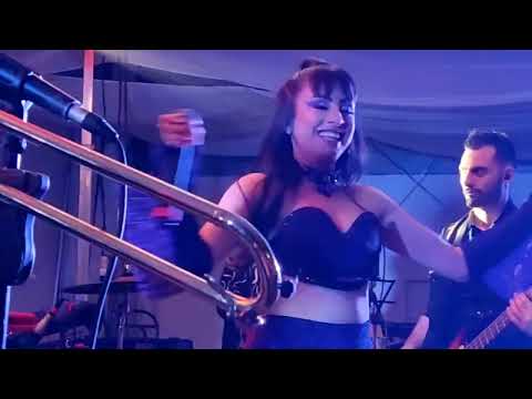 @LuanaOficial  en PASO  ANTOLIN COLONIA