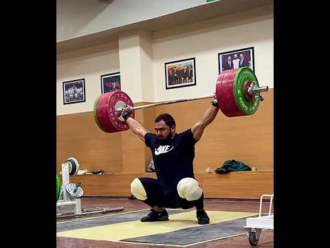 Akbar Djuraev (110) 200 kg snatch