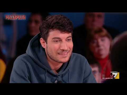 Vittorio Sgarbi alla 'sardina' Lorenzo Donnoli: "Non sai un ca**o"