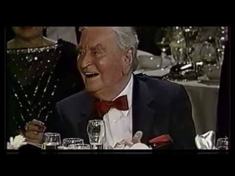 David Lean:  Behind the Scenes of the Famous Match-Sunrise Edit in "Lawrence"