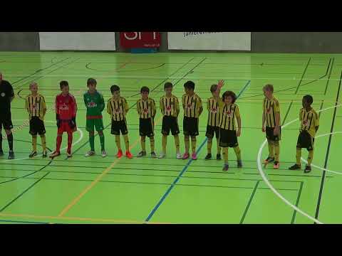 Einlauf BSC Old Boys Basel FE12 - FC Basel FE12 4. Nationalen FE12 Hallenmasters Oberwallis 2018