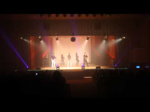 Evento: la maquina del tiempo Academia de baile Muevete, iluminación de PRC Entertainment Networks