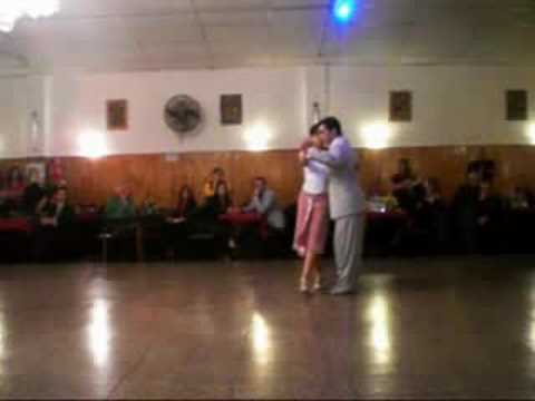  Roxana Suarez  and  Sebastian Achaval  are  dancing  to  the  tango  "  Abandono  "