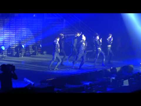 [Fancam] 120208 U-KISS - Neverland live at Music Bank in Paris