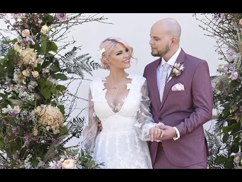 Meglepetés! Metzker Viki és Gaben az eljegyzés után máris esküvői ruhában pózol