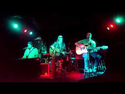 Crumbling (acoustic) - Emery