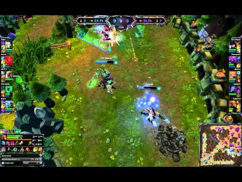 League of Legends - How Thresh hooks Lee midair