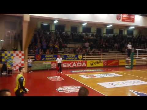 Piotr Łuka zapewnia wygranie seta w meczu Stal Nysa - Krispol 3-0