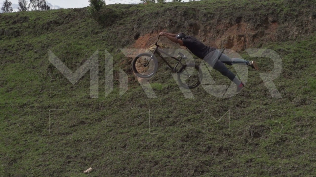 Cámara lenta Dirt Jump BMX