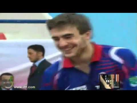 Unbelievable table tennis shot wins rally